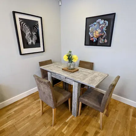 Heart Of The - Free Parking Apartment *